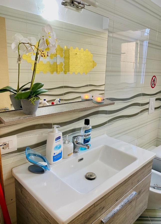 Ultra Apartments 'New Baazar 2' Tirana Kültér fotó