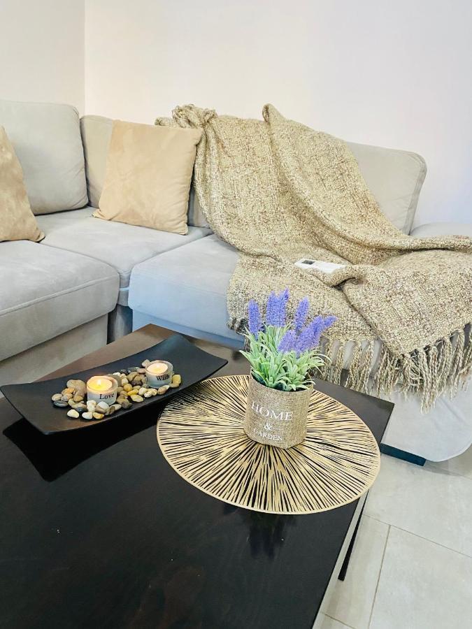 Ultra Apartments 'New Baazar 2' Tirana Kültér fotó