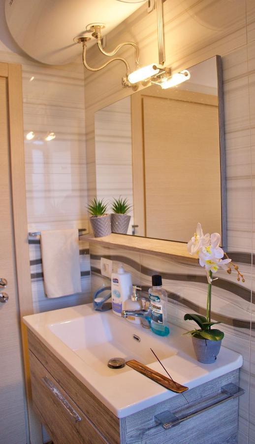 Ultra Apartments 'New Baazar 2' Tirana Kültér fotó